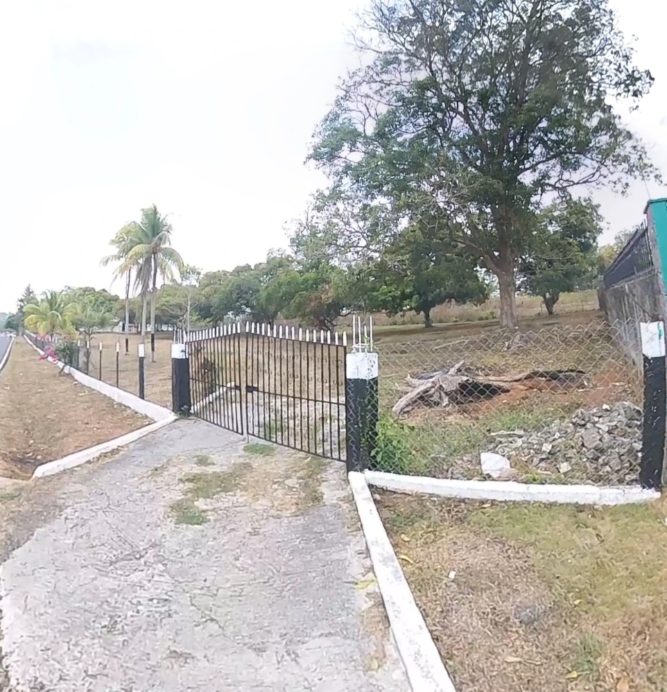 Vista exterior y acceso del terreno en venta en El Coco, La Chorrera